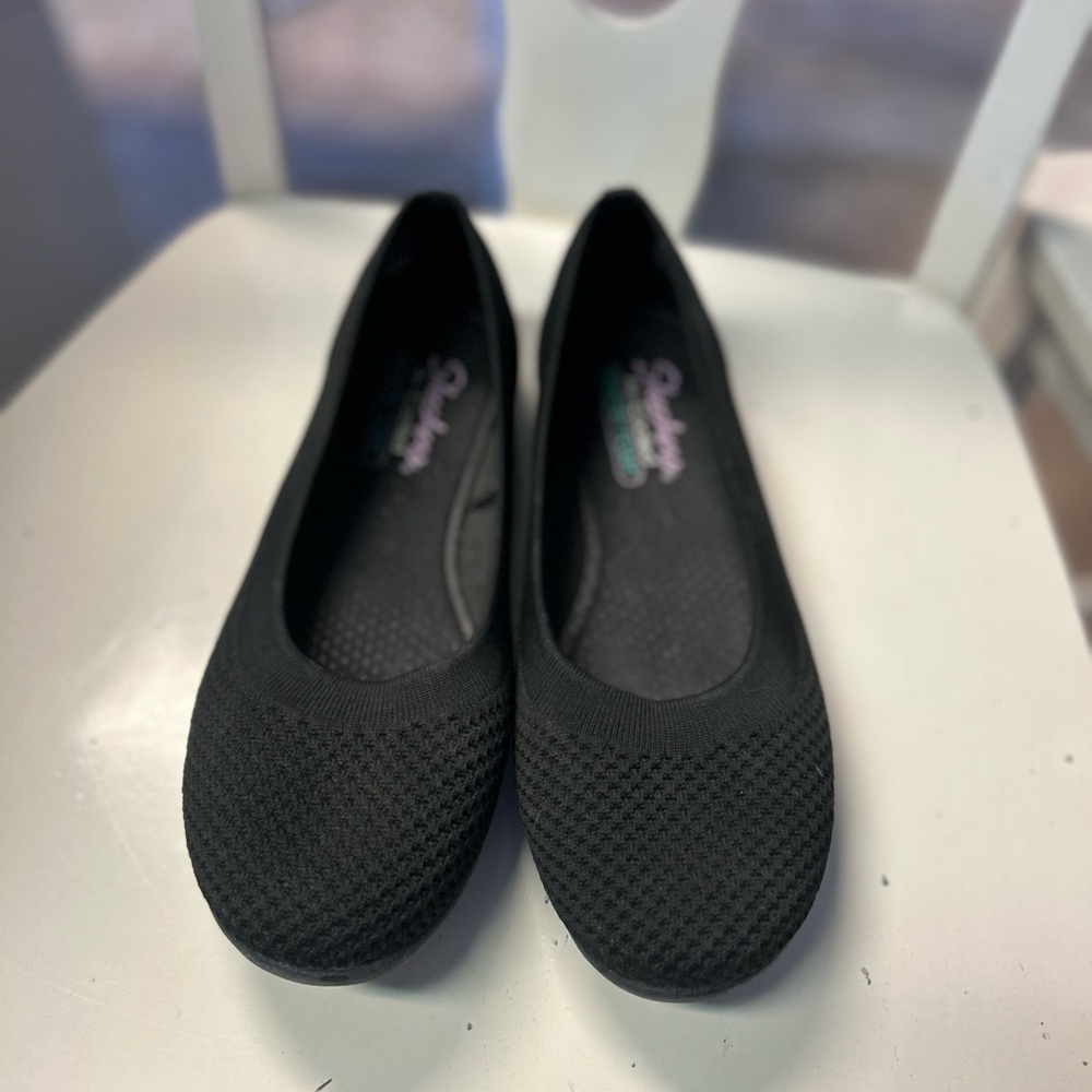 Skechers Black Flats Lightweight Mesh Loafers